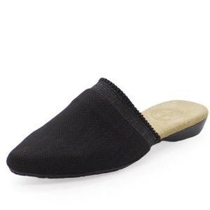 Charleston Shoe Company - Blakely Slide, Black, NEVER WORN